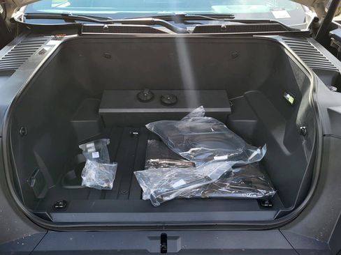 New 2026 GMC Sierra EV Elevation image 9