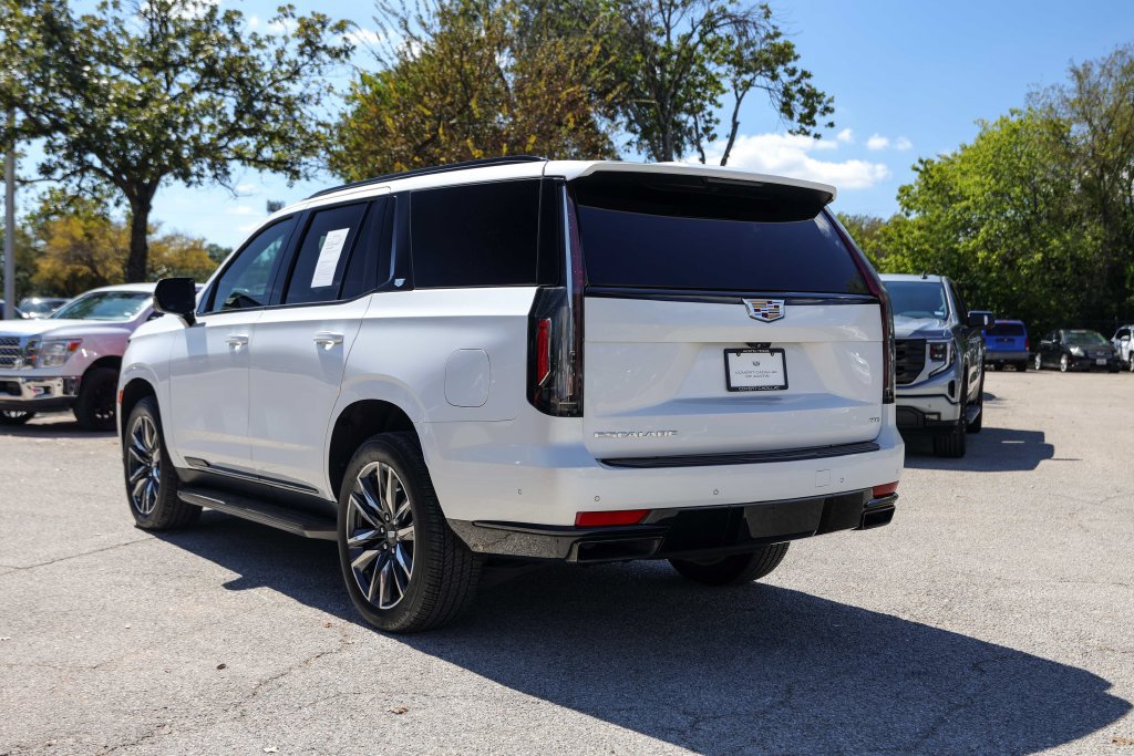Used 2024 Cadillac Escalade Sport AWD/4WD image 3