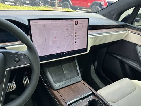 Used 2023 Tesla Model X AWD/4WD image 29