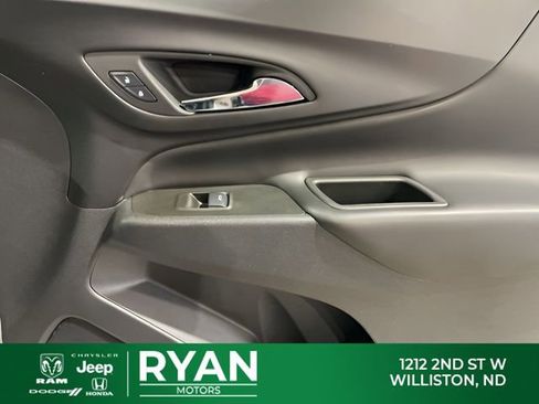 Used 2024 Chevrolet Equinox LT AWD/4WD image 30