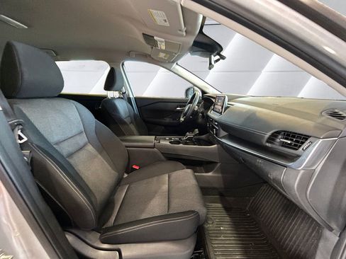 Used 2024 Nissan Rogue SV image 13