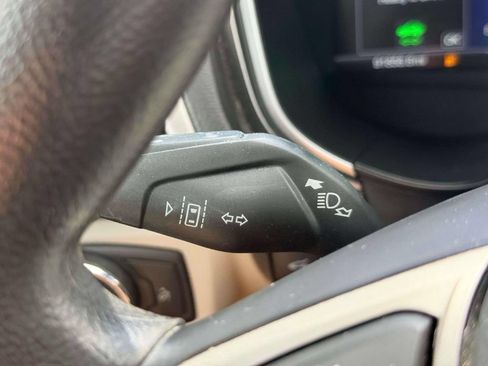 Used 2019 Ford Fusion SE FWD image 20