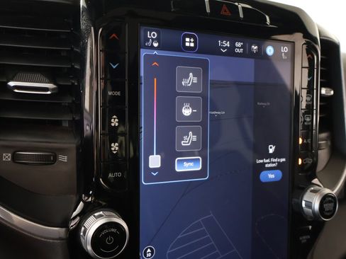 Used 2023 RAM 1500 Laramie AWD/4WD image 8