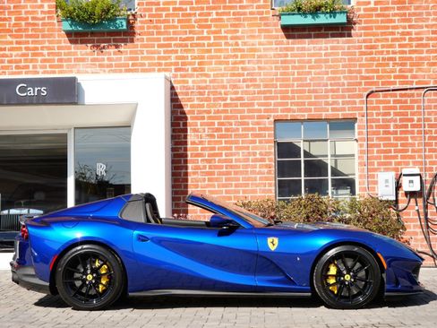 Used 2023 Ferrari 812 GTS RWD image 4
