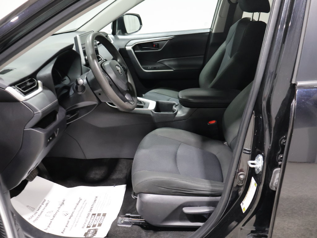 Used 2024 Toyota RAV4 LE AWD/4WD image 10