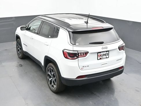 Used 2025 Jeep Compass Limited AWD/4WD image 20