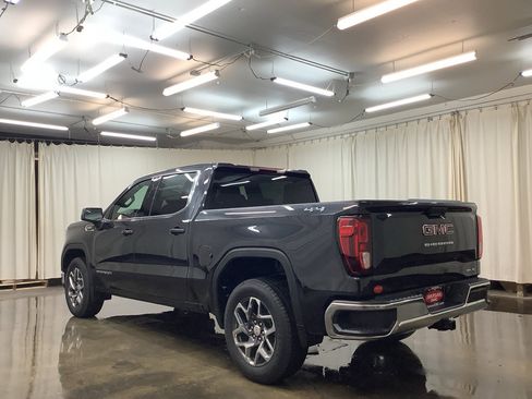 New 2026 GMC Sierra 1500 SLE image 9