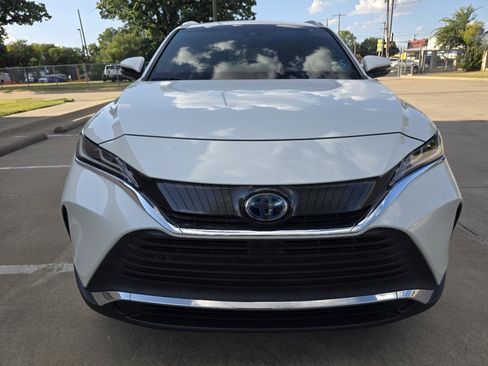 Used 2022 Toyota Venza XLE AWD/4WD image 5