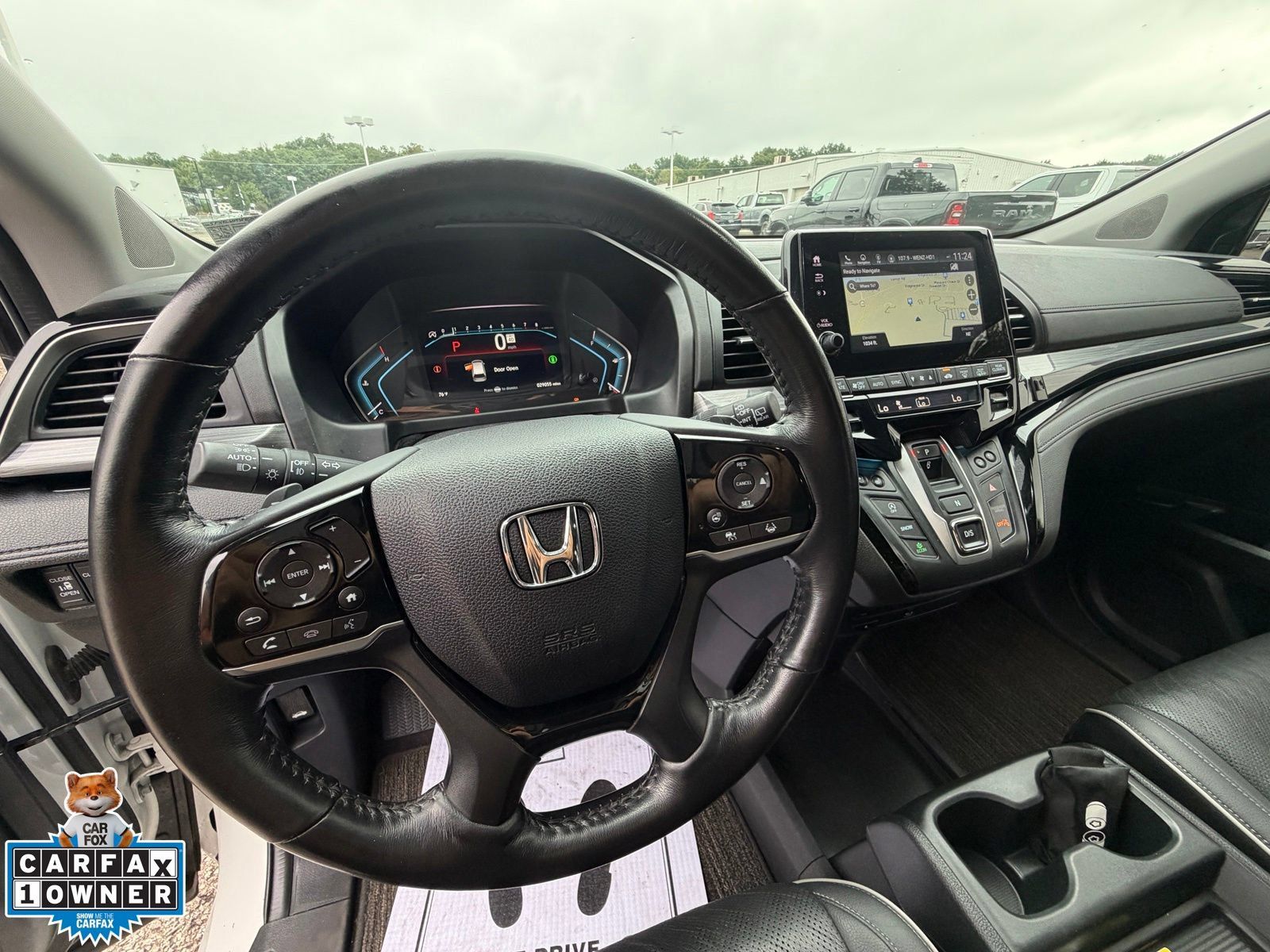 Used 2023 Honda Odyssey Elite image 2