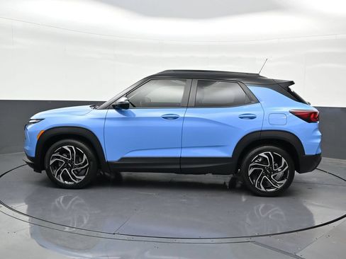 Used 2024 Chevrolet TrailBlazer RS w/ Driver Confidence Package FWD image 2
