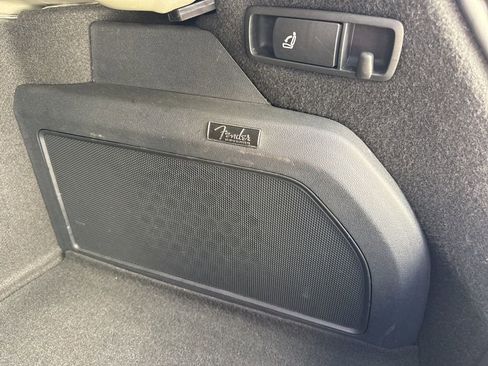 Used 2013 Volkswagen Beetle TDI image 30