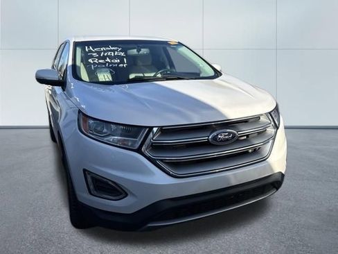 Used 2018 Ford Edge Titanium w/ Technology Package image 2