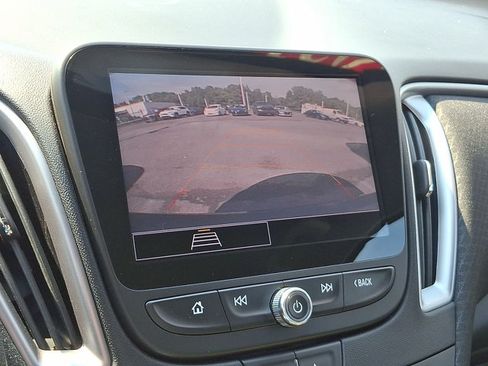 Used 2021 Chevrolet Malibu LS FWD image 16