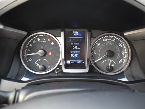 Used 2023 Toyota Tacoma SR5 AWD/4WD image 15