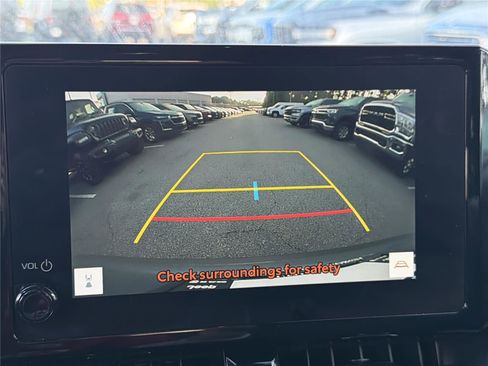 Used 2025 Toyota Corolla Cross XLE FWD image 27