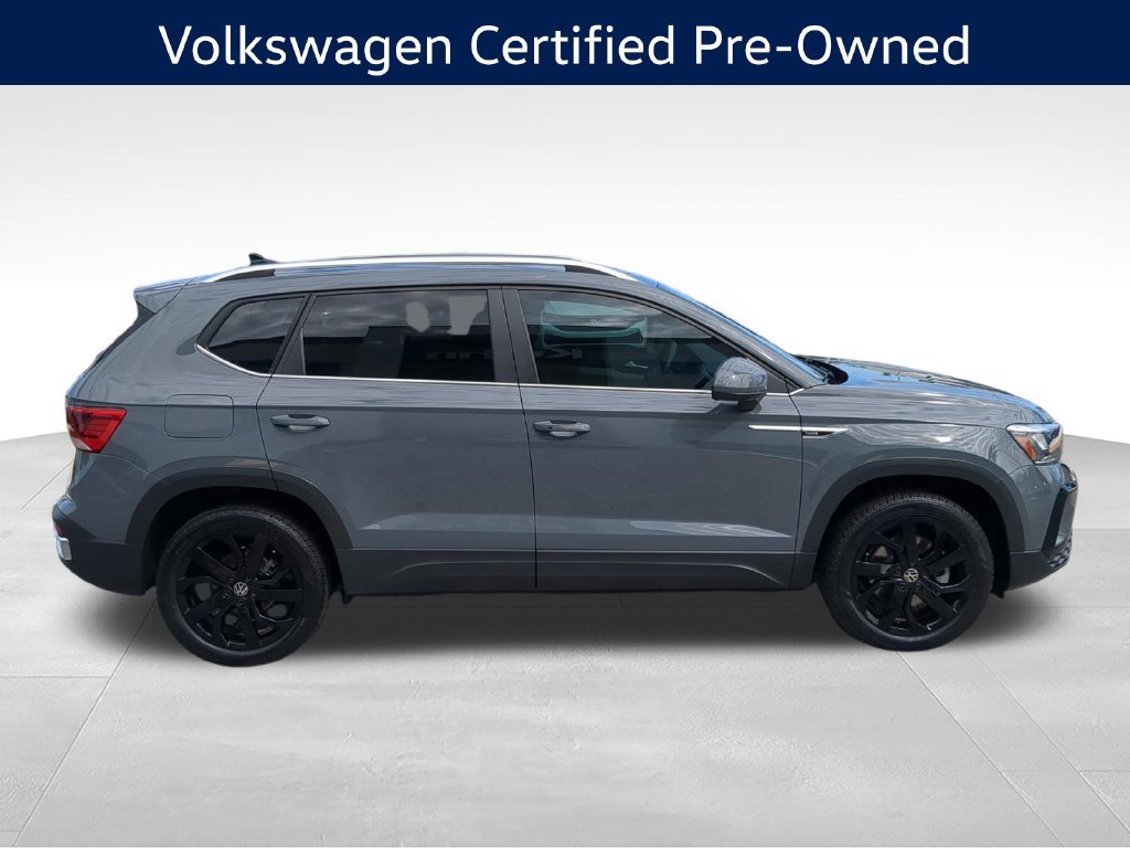 Certified 2023 Volkswagen Taos SE w/ Panoramic Sunroof Package FWD image 2