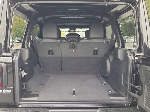 New 2025 Jeep Wrangler Unlimited Rubicon image 15