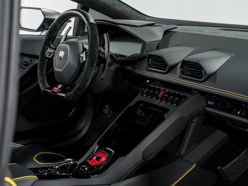 Used 2023 Lamborghini Huracan EVO RWD image 33