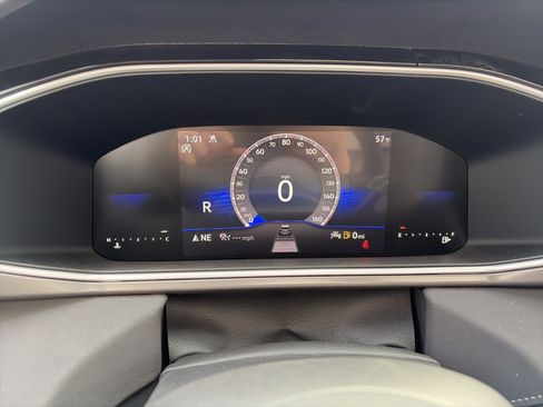 New 2026 Volkswagen Taos SE image 22