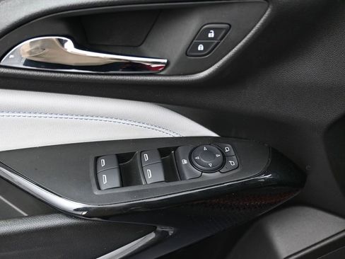 Certified 2025 Chevrolet Trax LT w/ LT Convenience Package image 12