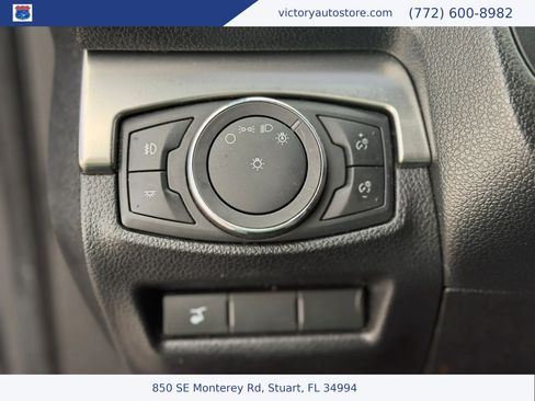 Used 2018 Ford Explorer XLT w/ Equipment Group 202A AWD/4WD image 19