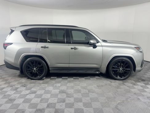 Used 2023 Lexus LX 600 4WD w/ Luxury Package image 8