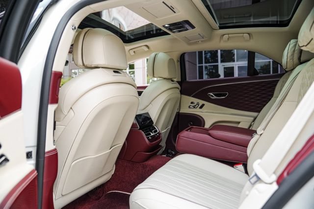 Used 2022 Bentley Flying Spur V8 AWD/4WD image 45