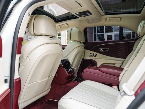Used 2022 Bentley Flying Spur V8 AWD/4WD image 45
