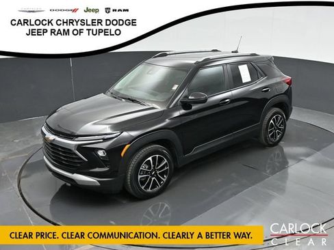 Used 2025 Chevrolet TrailBlazer LT AWD/4WD image 36