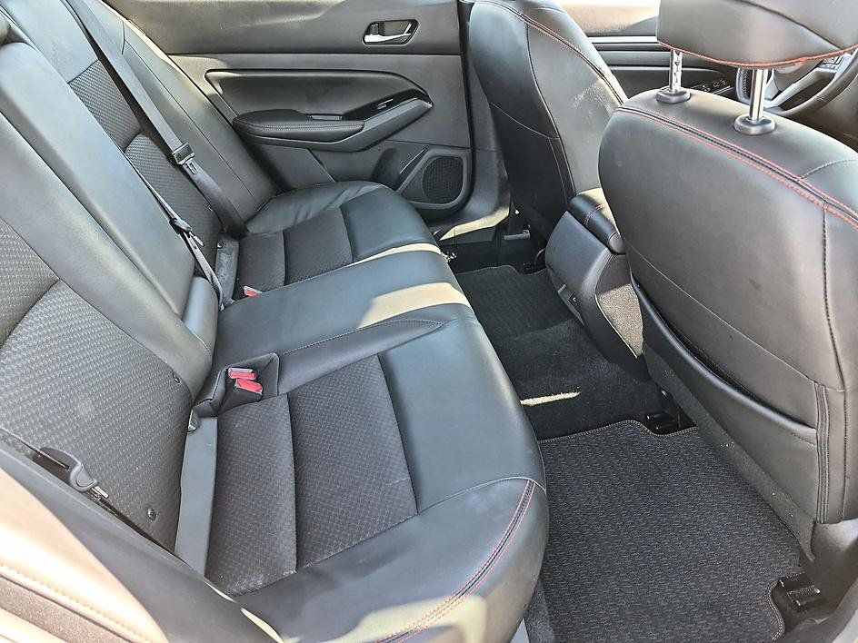 Used 2025 Nissan Altima 2.5 SR FWD image 31