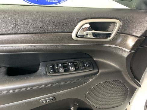 Used 2018 Jeep Grand Cherokee Limited RWD image 14