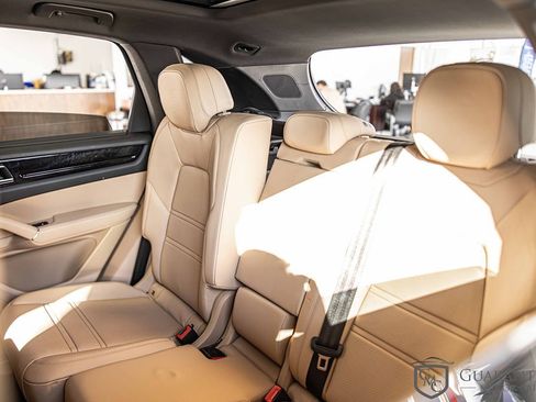 Used 2022 Porsche Cayenne image 33
