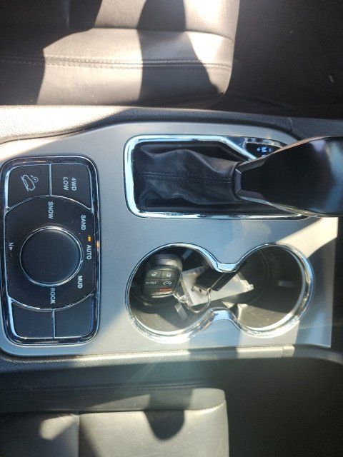 Used 2021 Jeep Grand Cherokee Limited AWD/4WD image 22