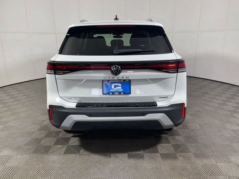 New 2026 Volkswagen Tiguan SE image 6