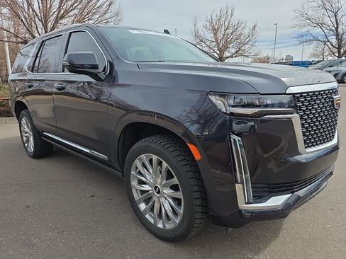 Used 2024 Cadillac Escalade Premium Luxury w/ Performance Package AWD/4WD image 7