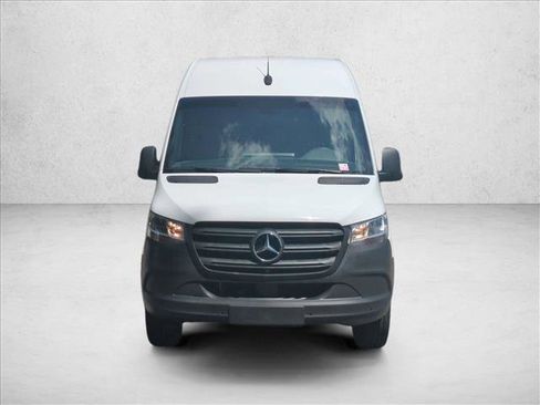 Used 2023 Mercedes-Benz Sprinter 2500 image 2