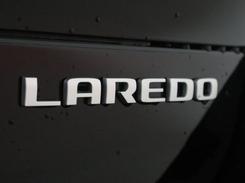 New 2025 Jeep Grand Cherokee L Laredo image 37