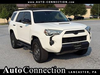 Used 2020 Toyota 4Runner Venture w/ Moonroof Package AWD/4WD video 1