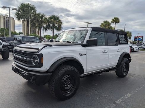 Used 2023 Ford Bronco Black Diamond image 6