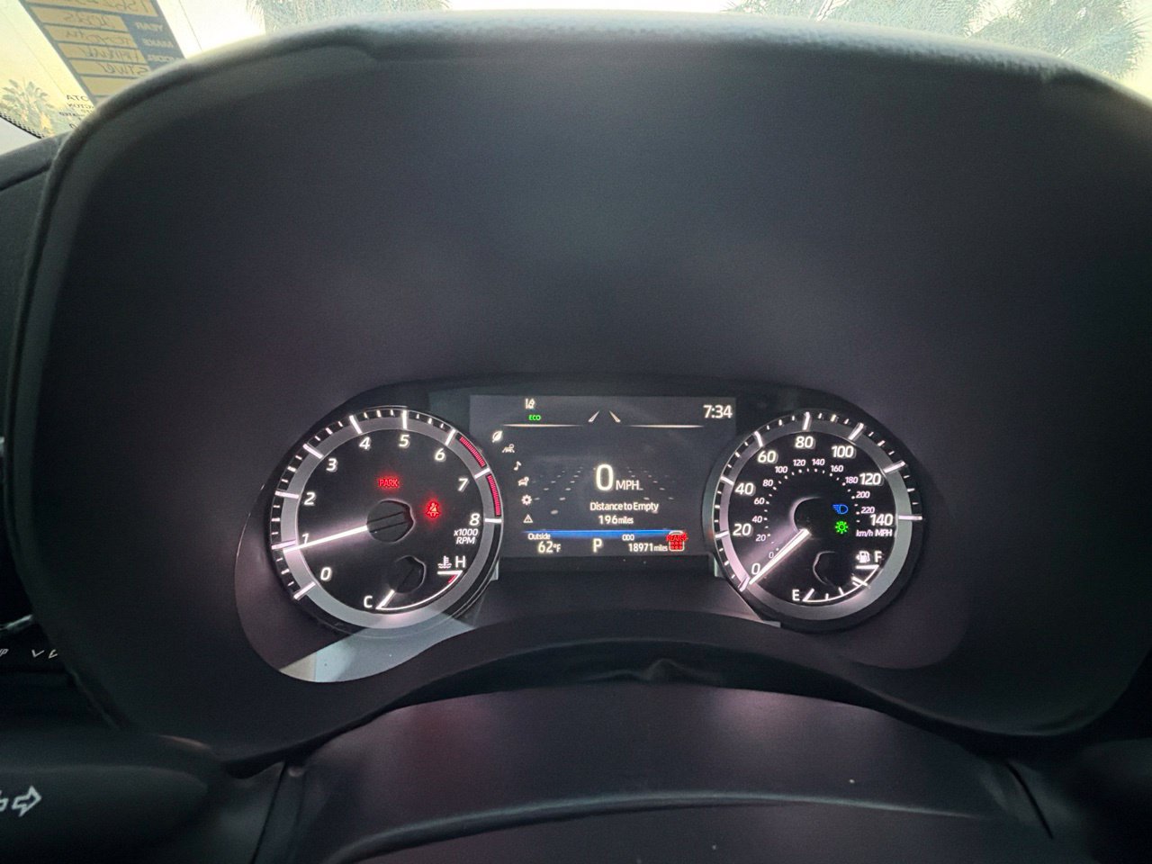 Used 2025 Toyota Highlander LE FWD image 8