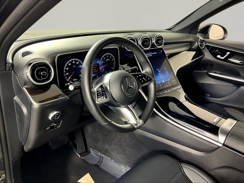 Used 2023 Mercedes-Benz GLC 300 4MATIC image 17