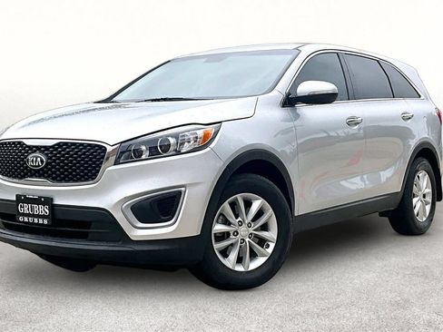 Used 2018 Kia Sorento L FWD image 16
