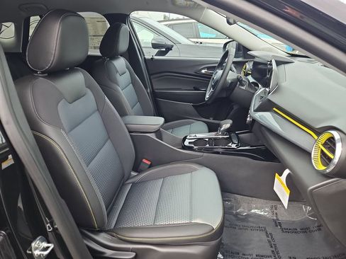 New 2026 Chevrolet Trax LT w/ Driver Confidence Package FWD image 28