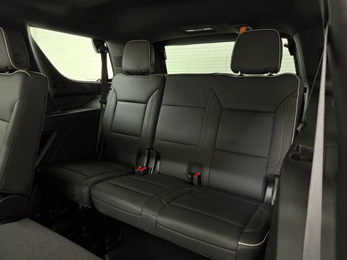 Used 2024 GMC Yukon SLT image 60