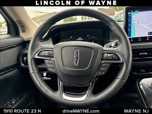 Used 2023 Lincoln Nautilus AWD w/ Premium Package image 25