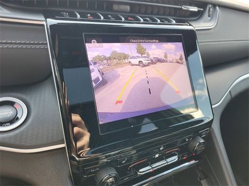 New 2025 Jeep Grand Cherokee L Altitude image 35