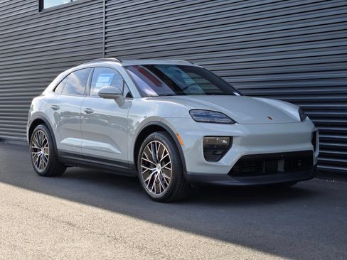 New 2026 Porsche Macan 4 Electric AWD/4WD image 9