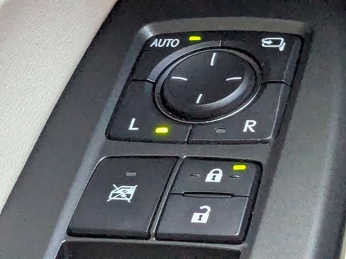 Used 2024 Lexus NX 250 FWD w/ Towing Package (2000 Lbs) image 13