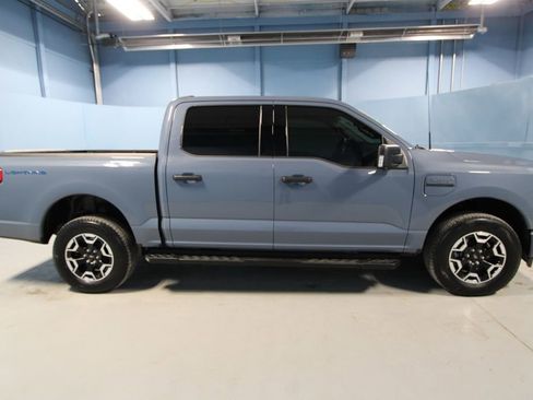 Used 2023 Ford F150 Lightning XLT image 37