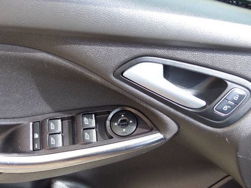Used 2017 Ford Focus ST FWD image 27